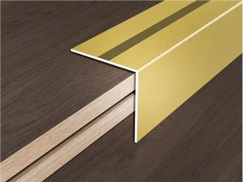 Αντιολισθητική ταινία Stair Nosing